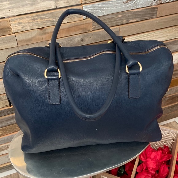Michael Kors Blue Hamilton XL Weekender Bag. - Picture 4 of 6